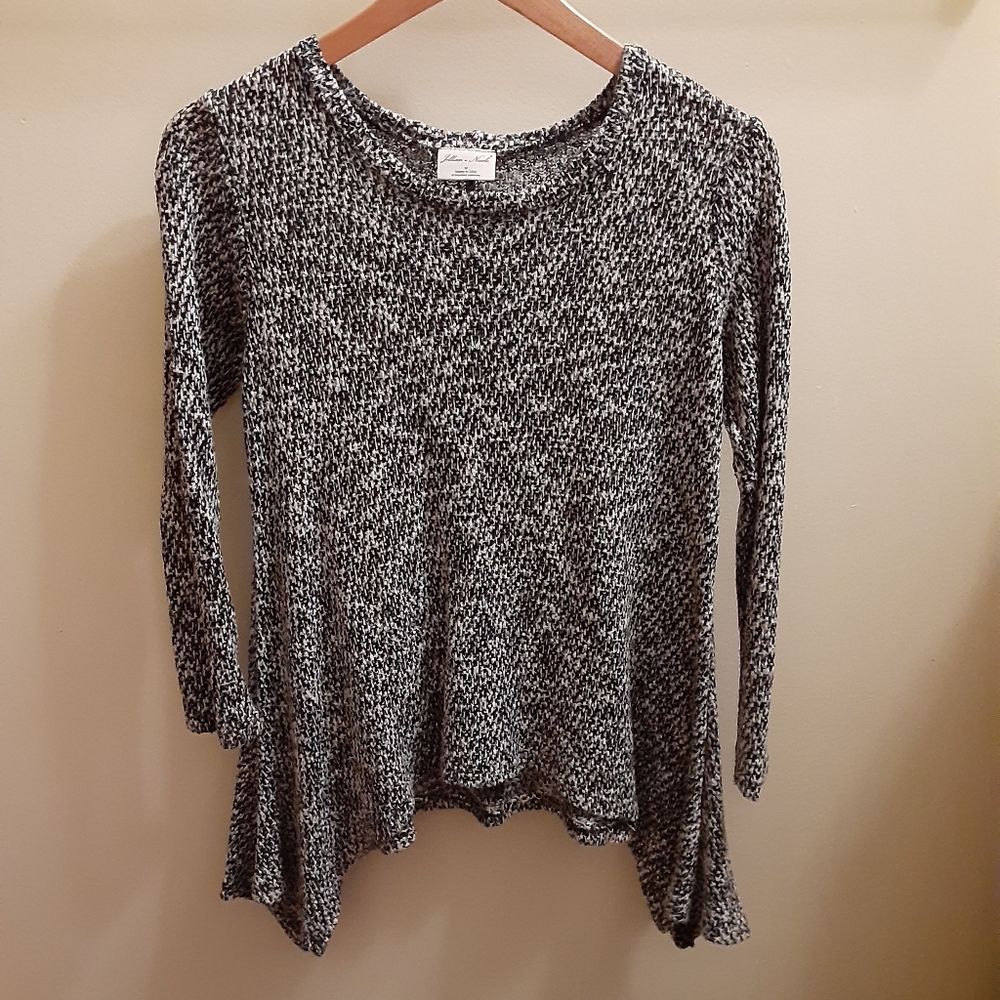 Mid Sleeve White & Black Shirt